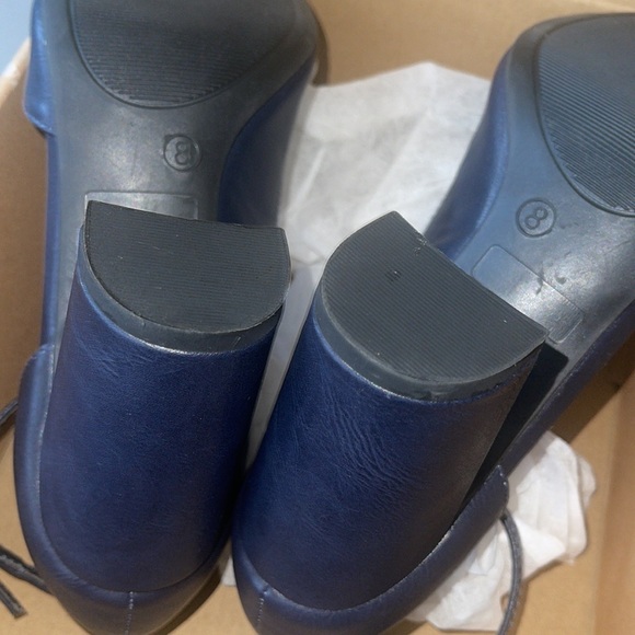 Journee Collection comfort foam Raveen pumps, Navy, Size 8M - Picture 11 of 13